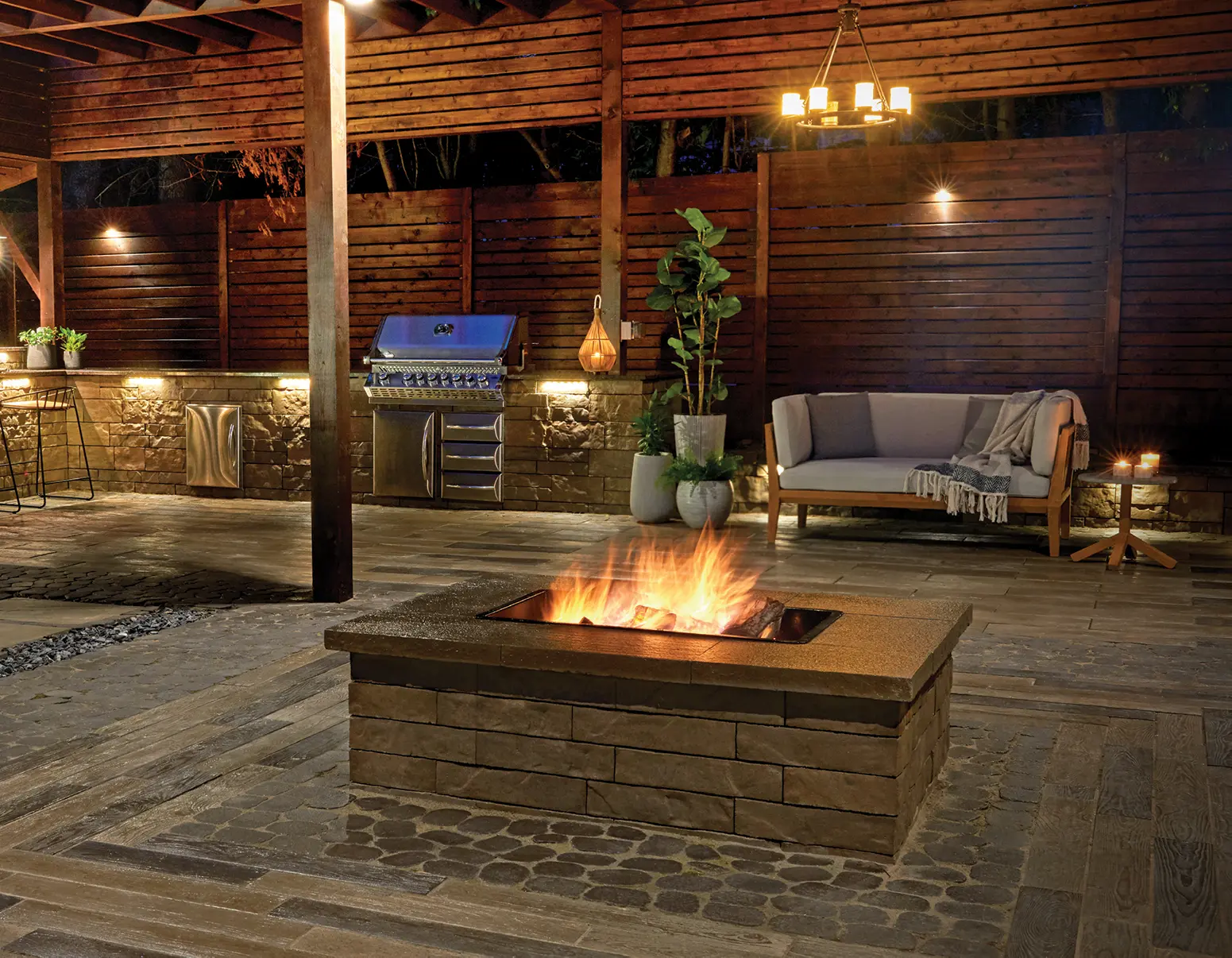 Fire Pits & Outdoor Kitchens